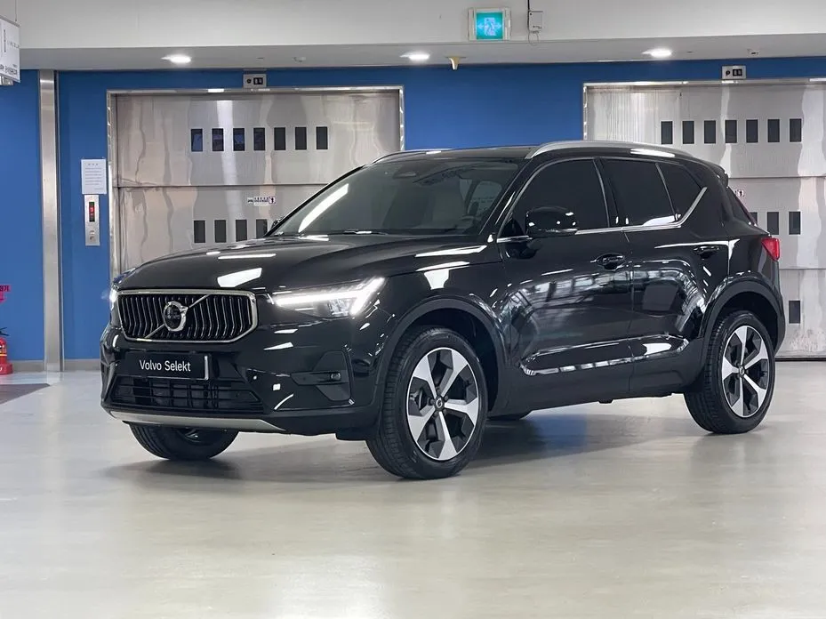 Volvo XC40 — фото 1
