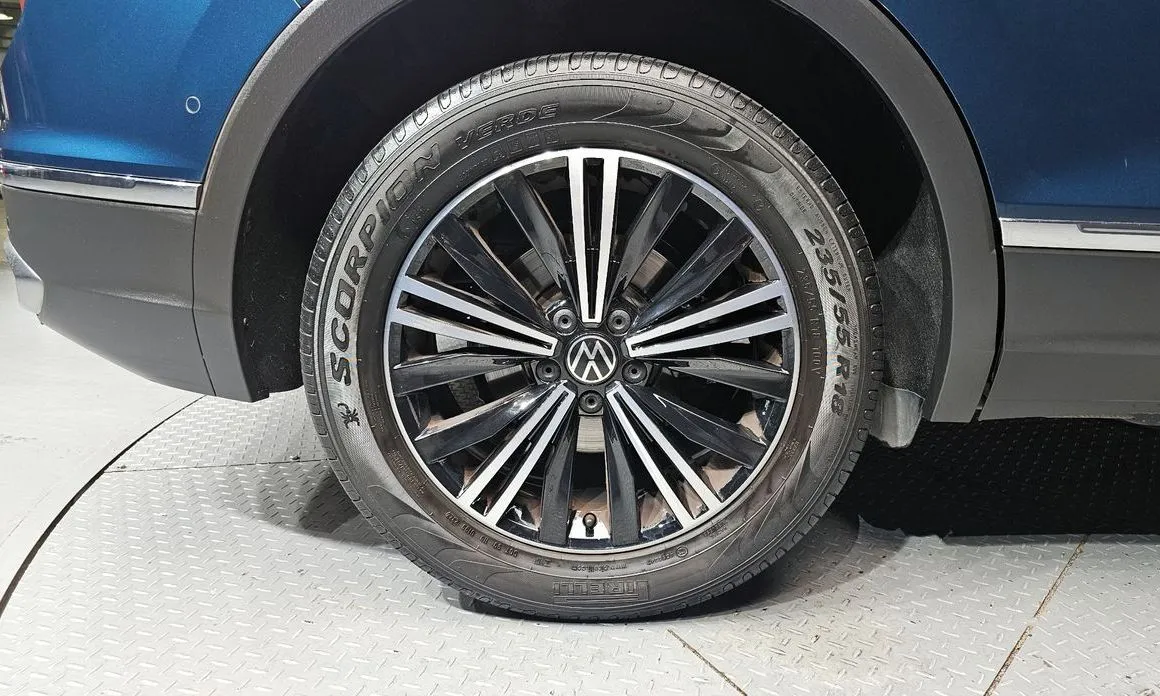 Volkswagen Tiguan — фото 9