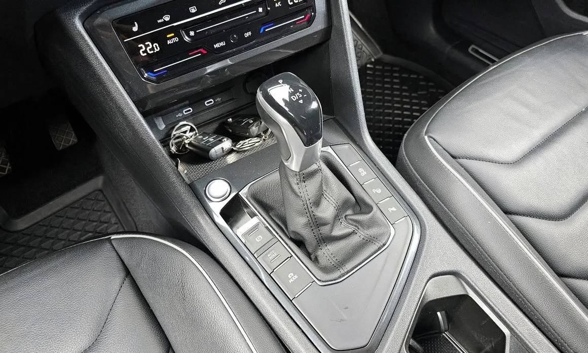 Volkswagen Tiguan — фото 10