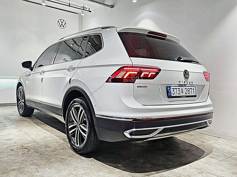 Volkswagen Tiguan — фото 9