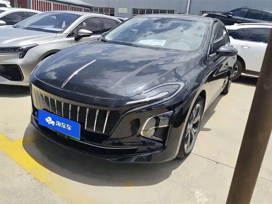 Hongqi E-QM5 — фото 1