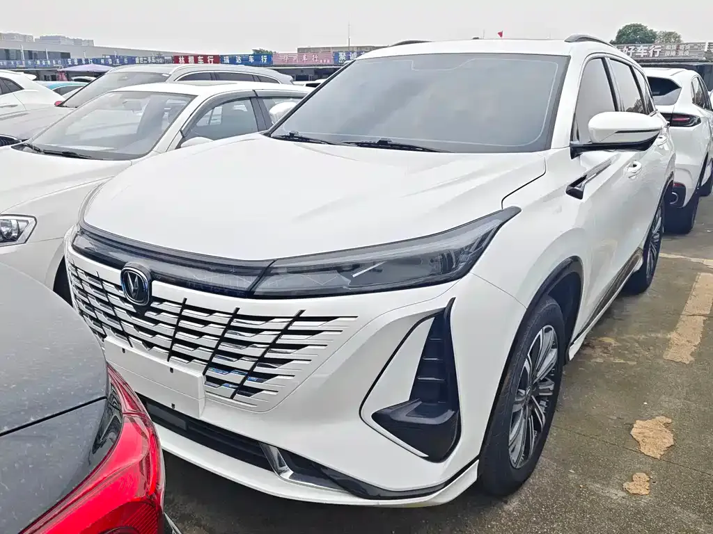 Changan CS75PLUS — фото 1