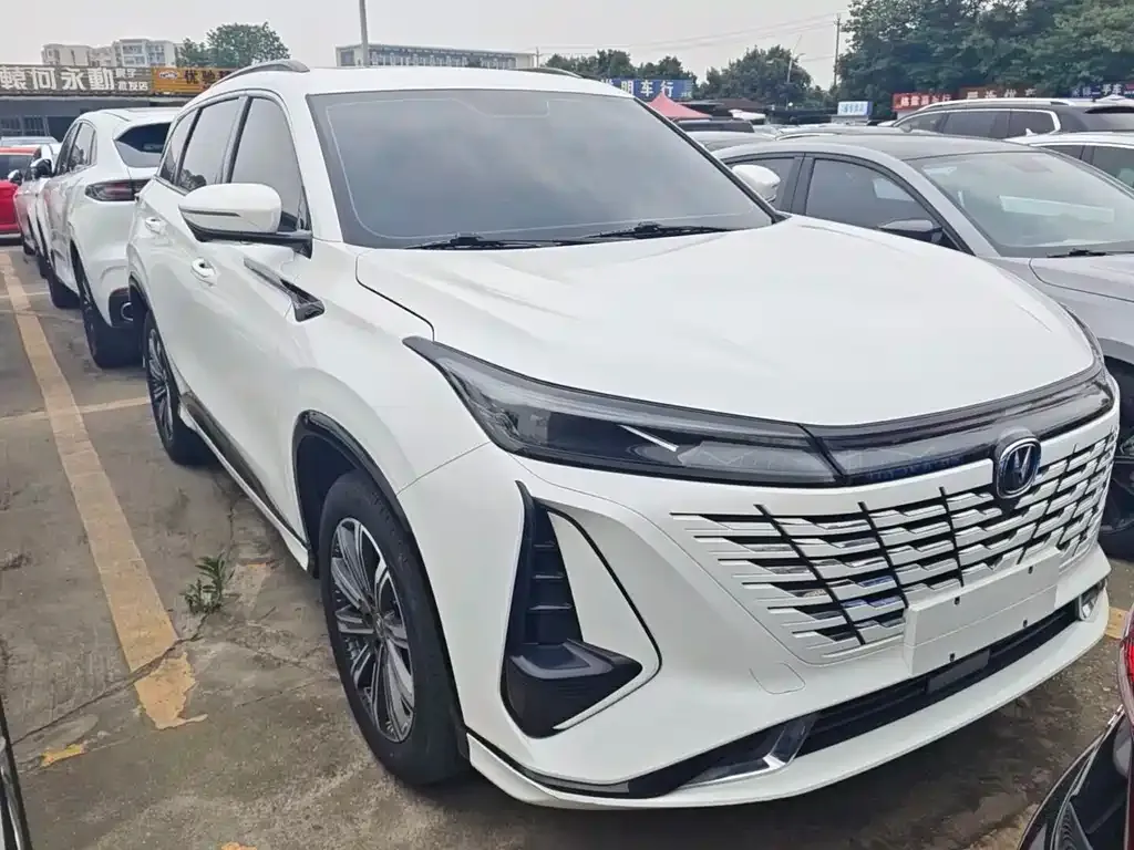 Changan CS75PLUS — фото 4