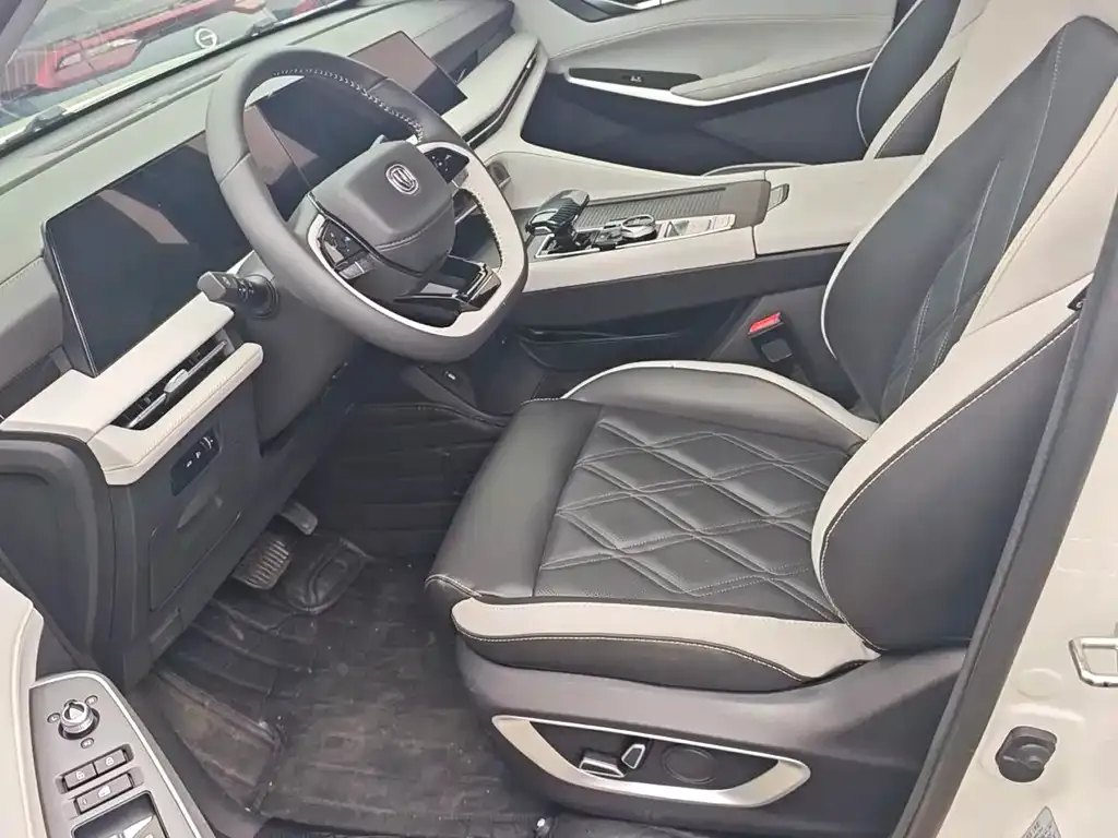 Changan CS75PLUS — фото 2