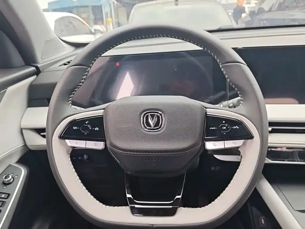 Changan CS75PLUS — фото 10