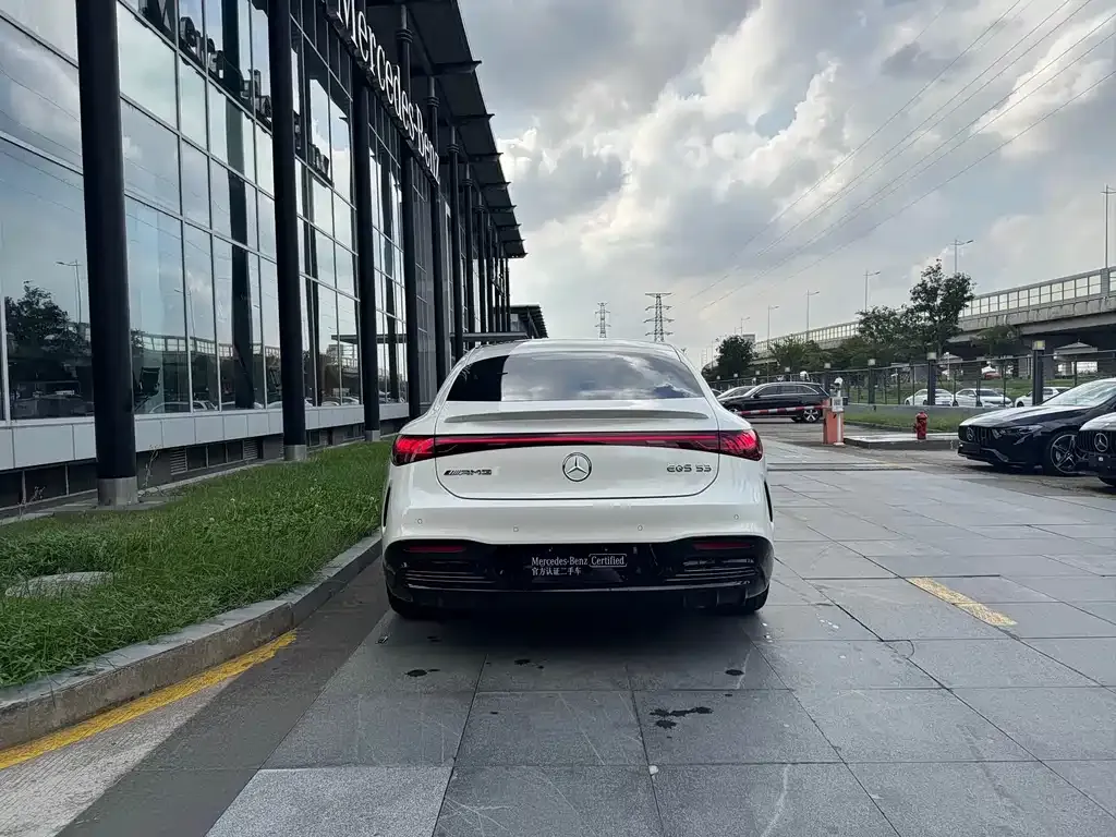 Mercedes-Benz EQS AMG — фото 2