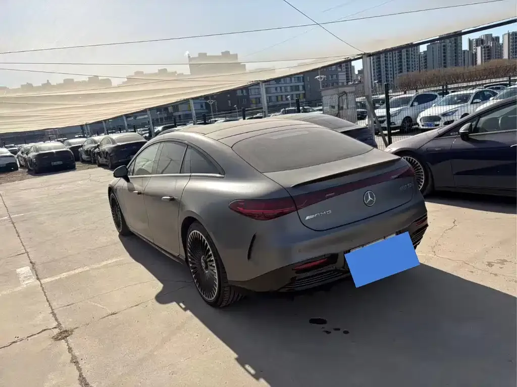Mercedes-Benz EQS AMG — фото 10