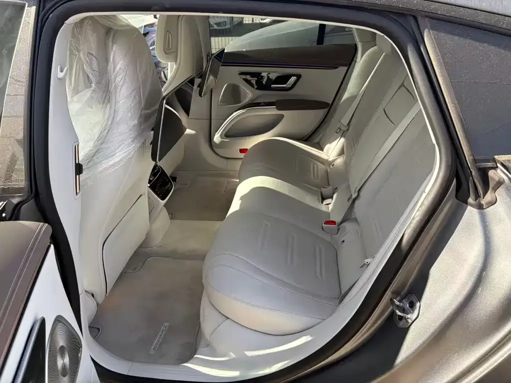 Mercedes-Benz EQS AMG — фото 3