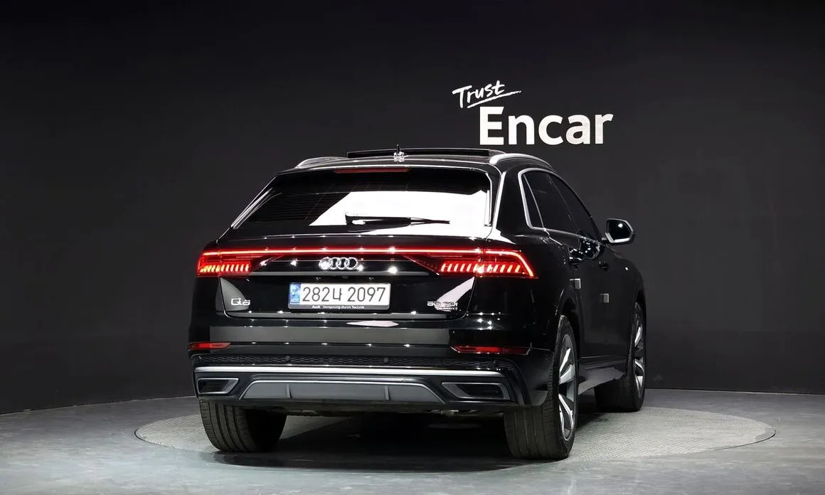 Audi Q8 — фото 6