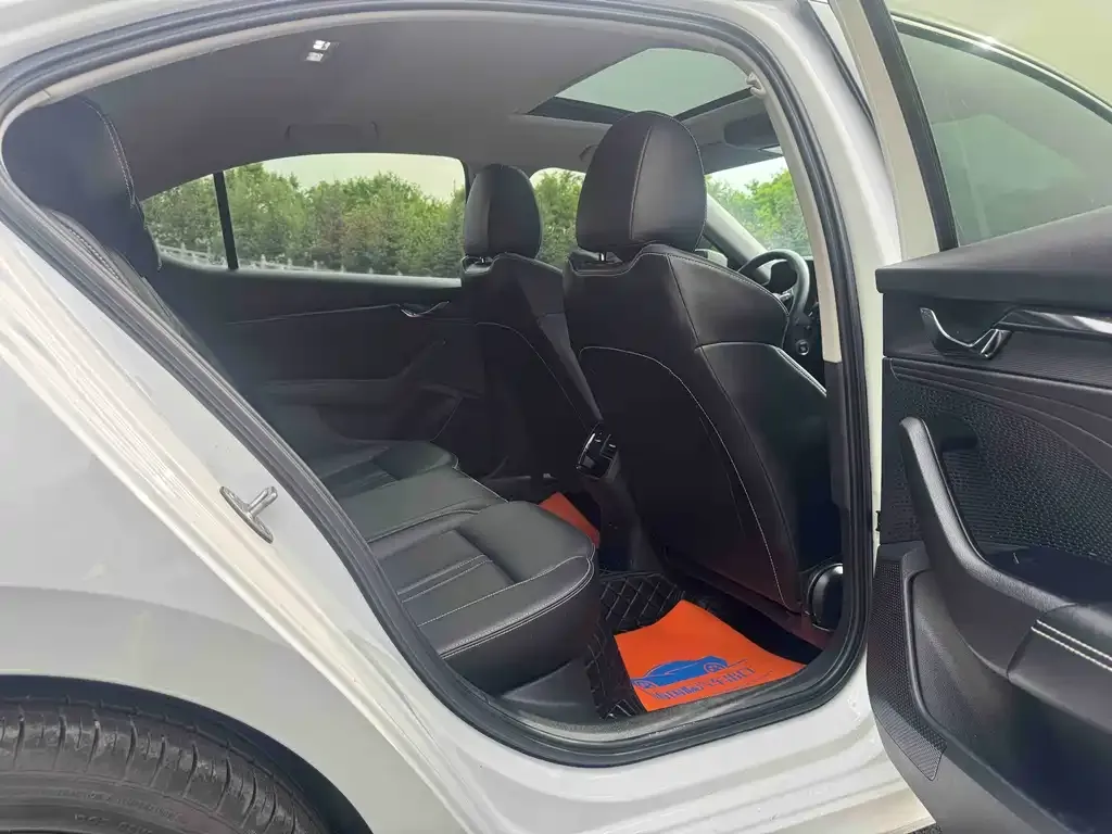 Skoda Octavia — фото 6