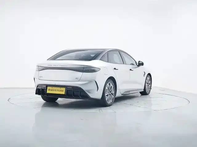 BYD Seal — фото 7