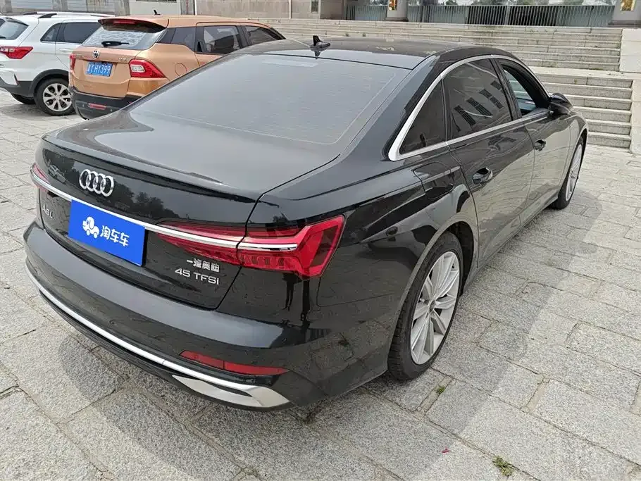 Audi A6L — фото 10