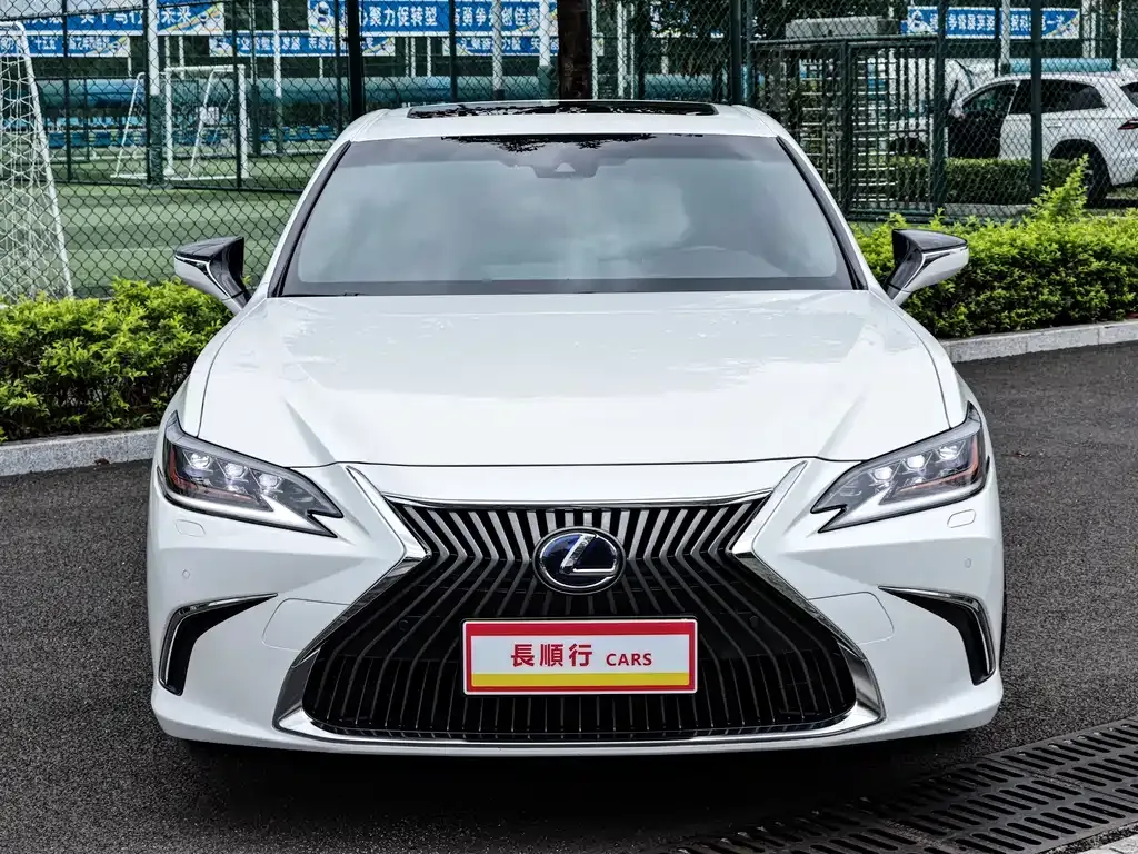 Lexus ES — фото 10