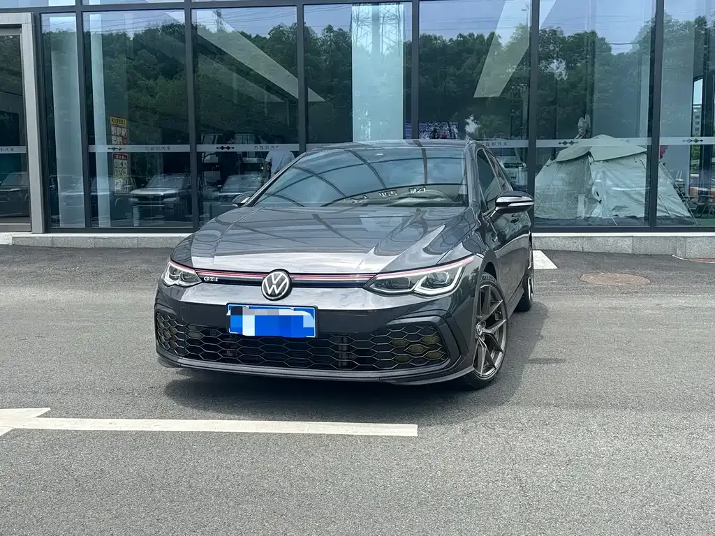 Volkswagen Golf GTI — фото 1