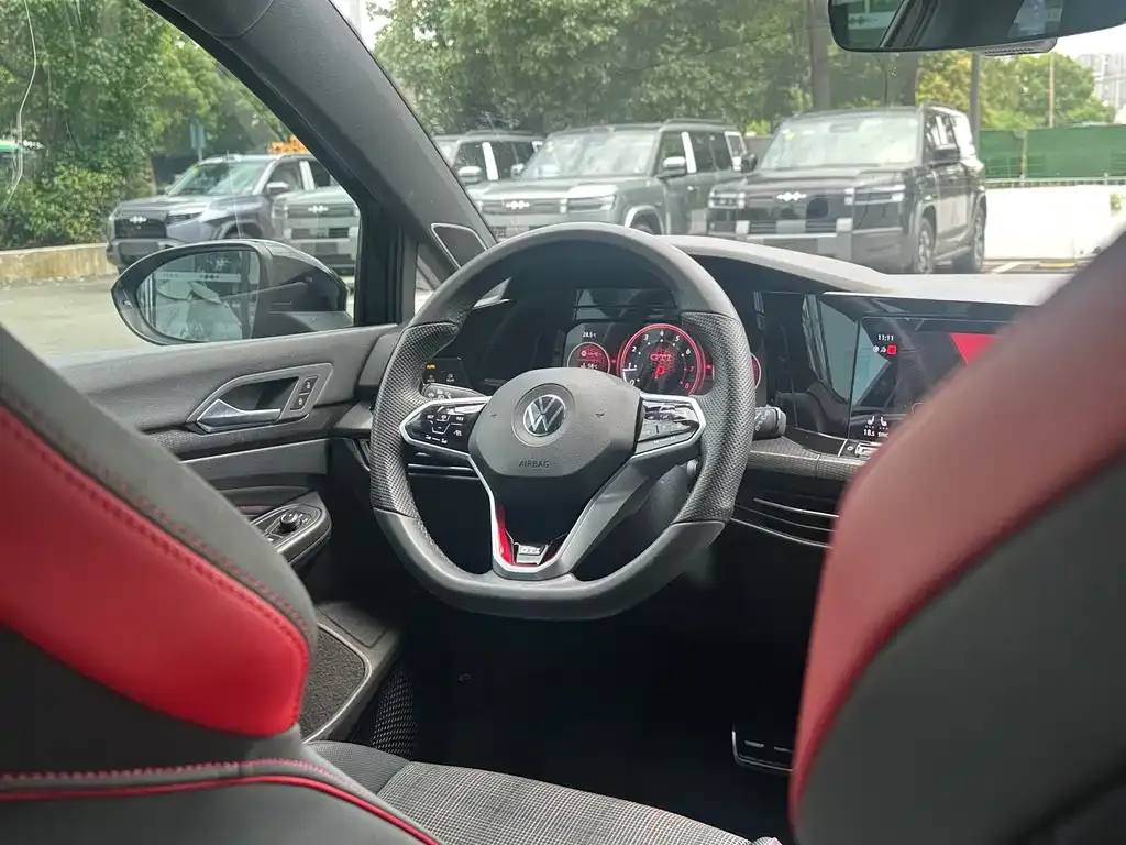 Volkswagen Golf GTI — фото 4