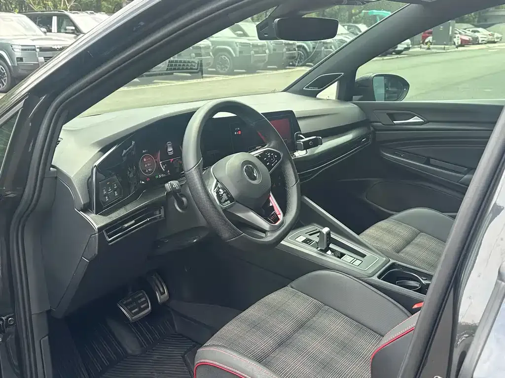 Volkswagen Golf GTI — фото 8