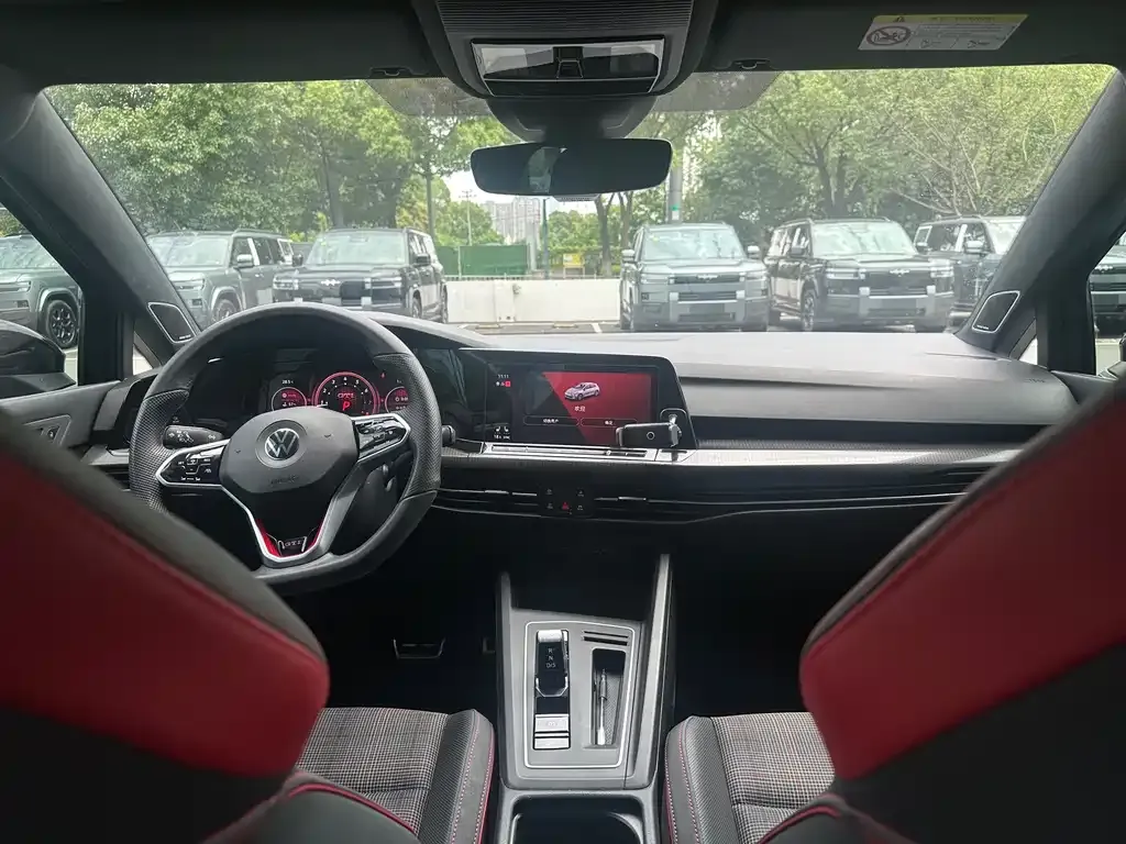 Volkswagen Golf GTI — фото 3