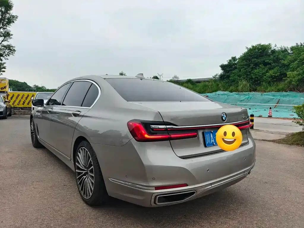 BMW 7 Series — фото 10