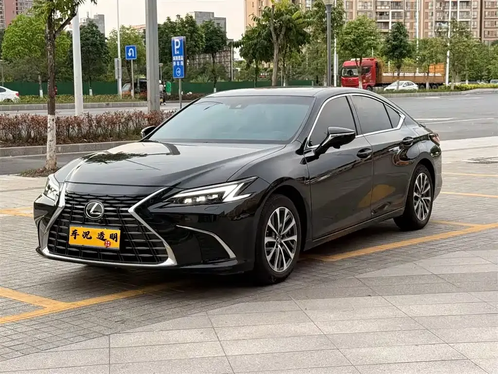 Lexus ES — фото 1