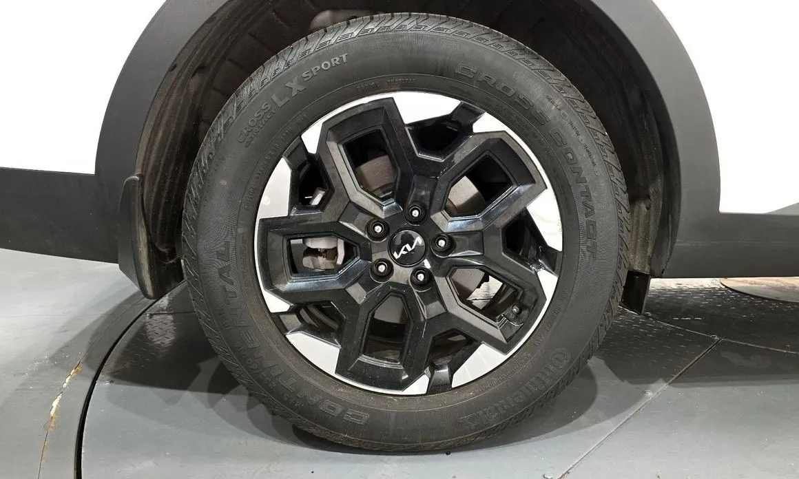 Kia Sorento — фото 8