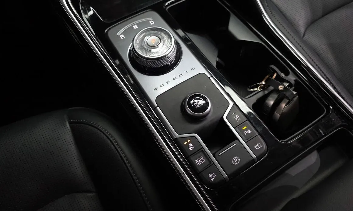 Kia Sorento — фото 5