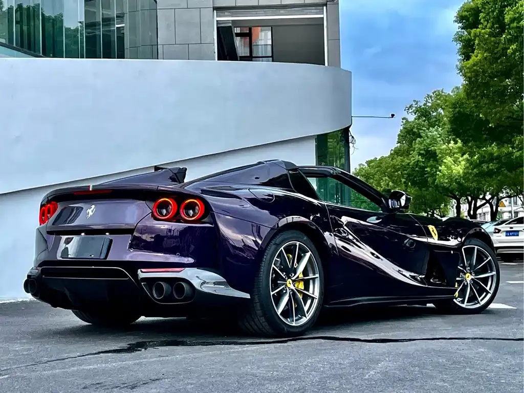 Ferrari 812 — фото 7