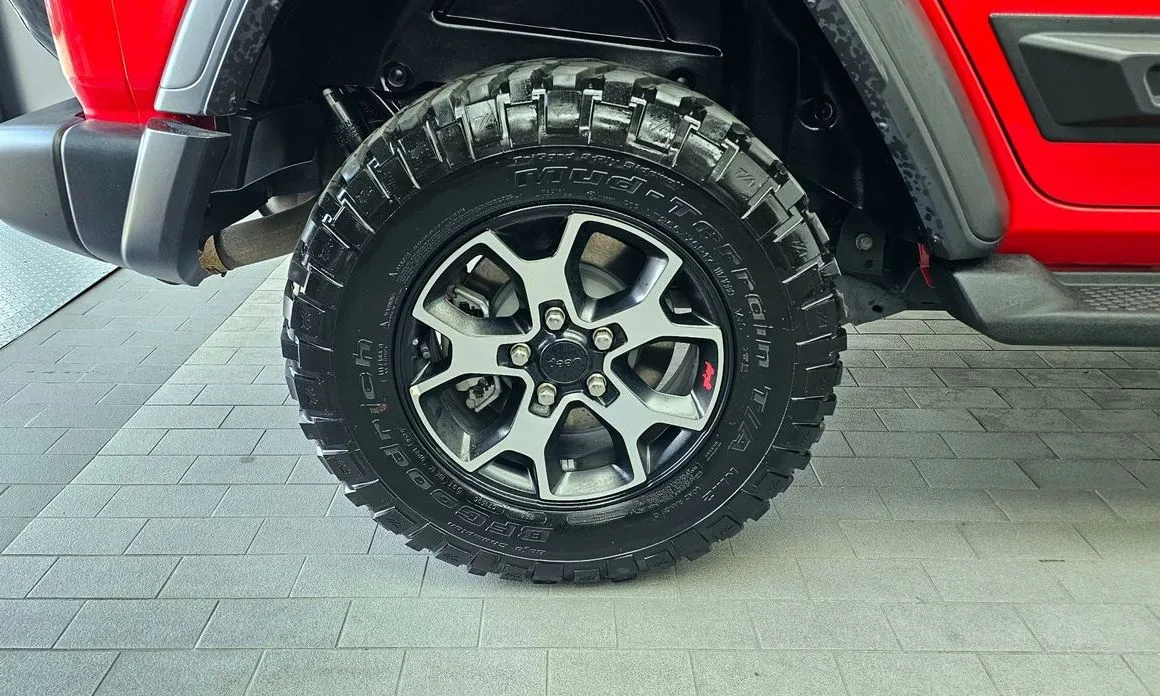 Jeep Wrangler — фото 10