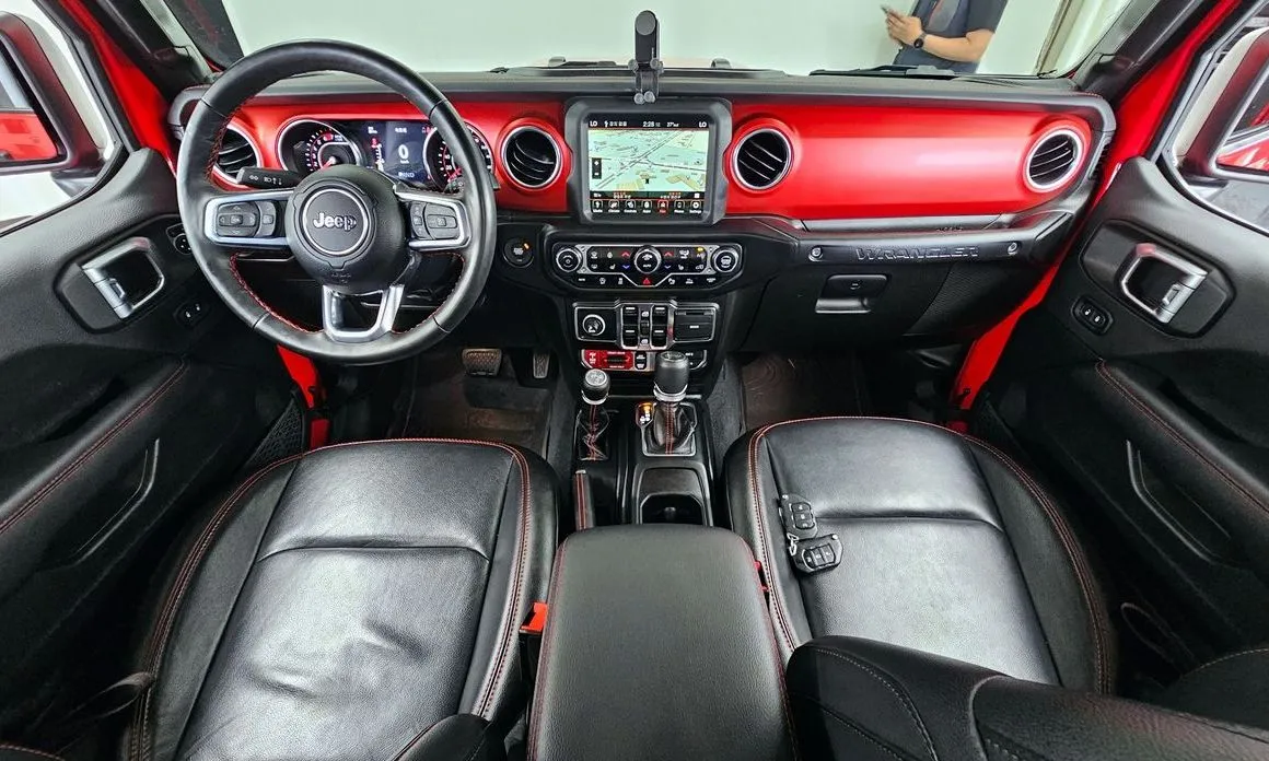 Jeep Wrangler — фото 9