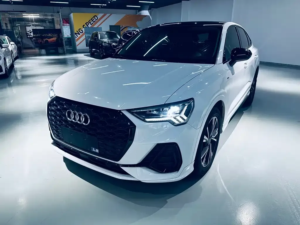 Audi Q3 Sportback — фото 1