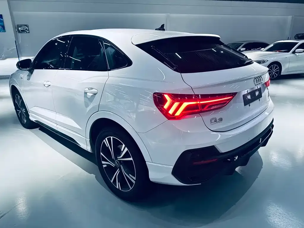 Audi Q3 Sportback — фото 5
