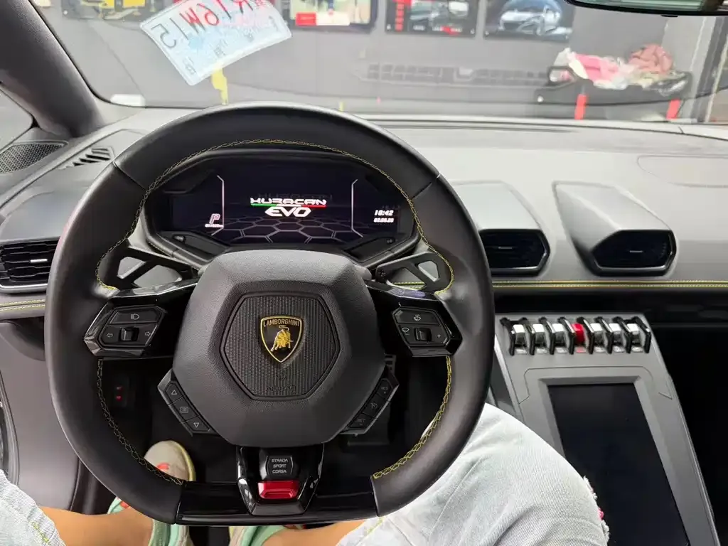 Lamborghini Huracan — фото 5