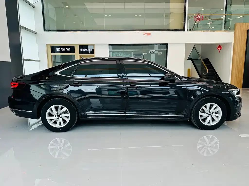 Volkswagen Passat — фото 9