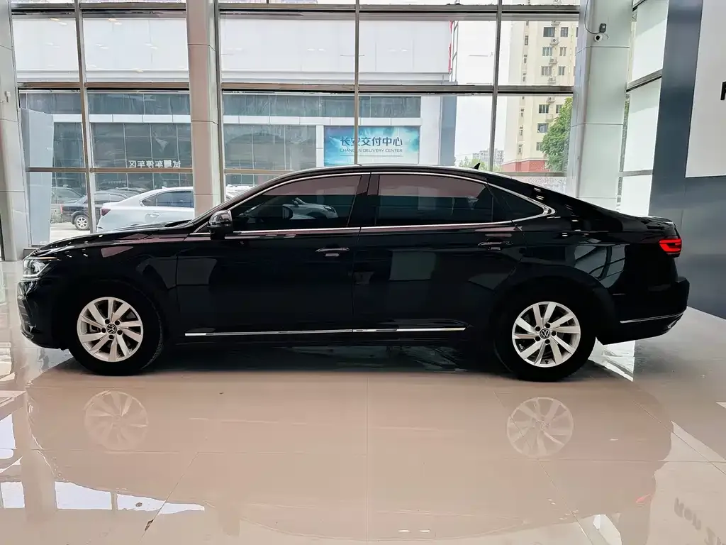 Volkswagen Passat — фото 5