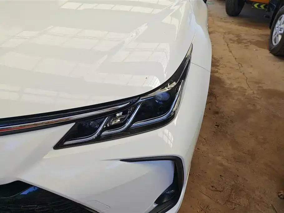 Toyota Corolla — фото 3