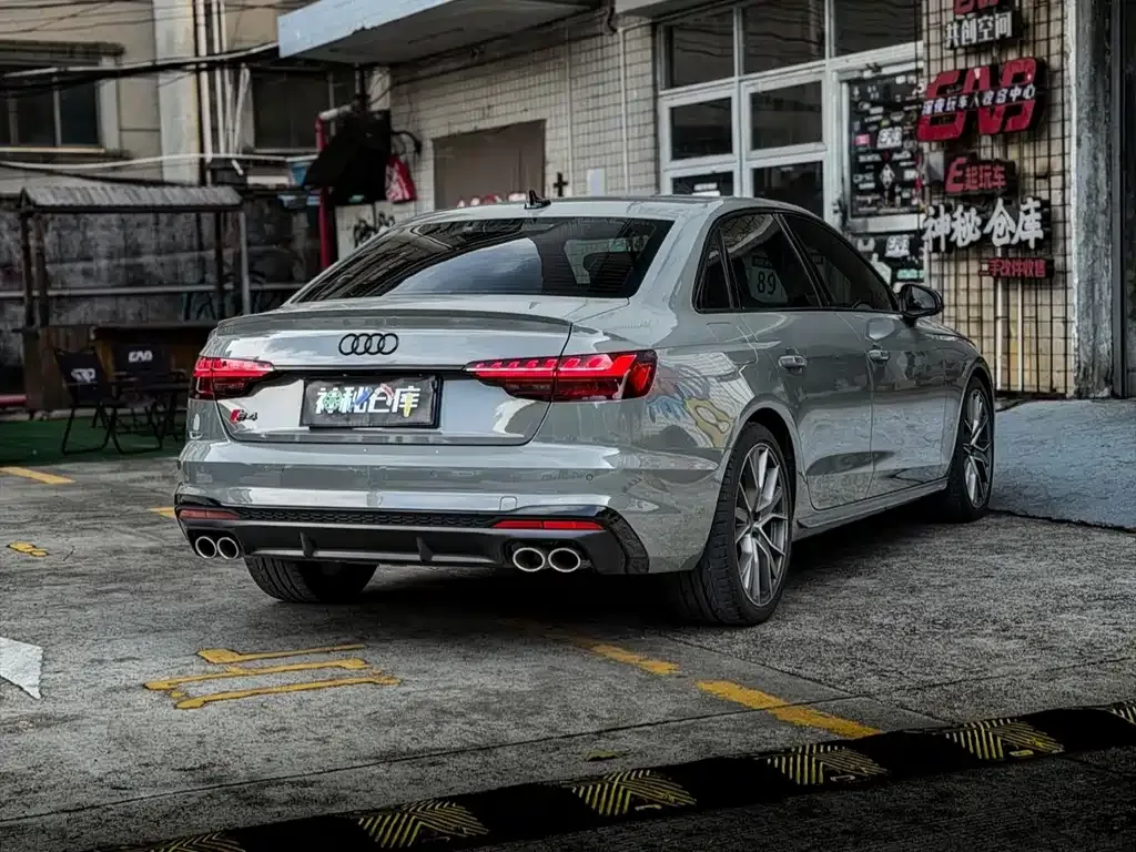 Audi S4 — фото 7