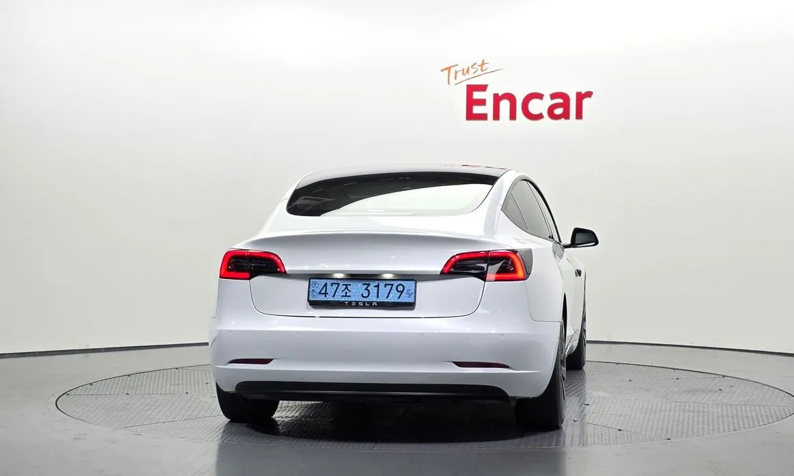 Tesla Model 3 — фото 6