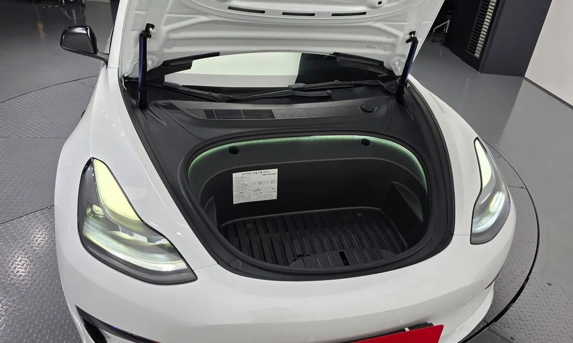 Tesla Model 3 — фото 4