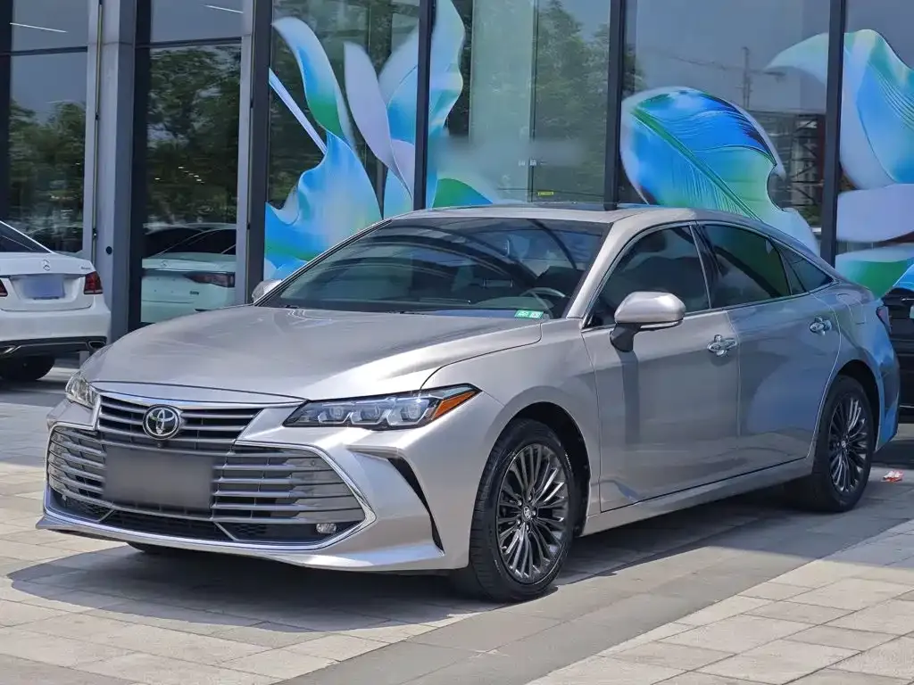 Toyota Avalon — фото 1