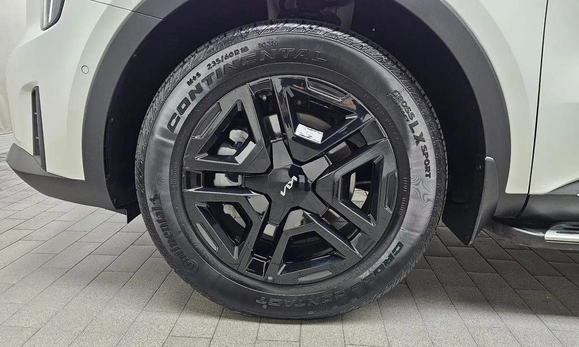 Kia Sorento — фото 8