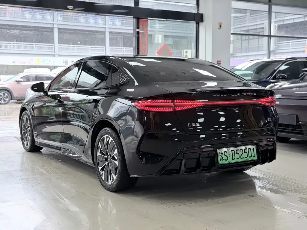 BYD Seal — фото 10