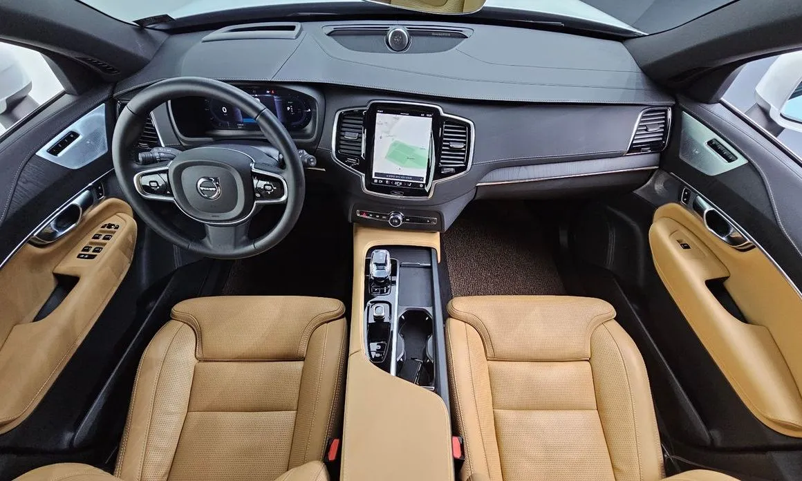 Volvo XC90 — фото 10