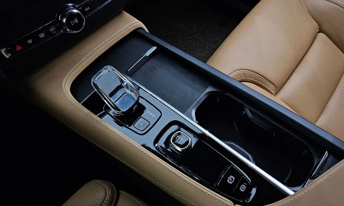 Volvo XC90 — фото 7