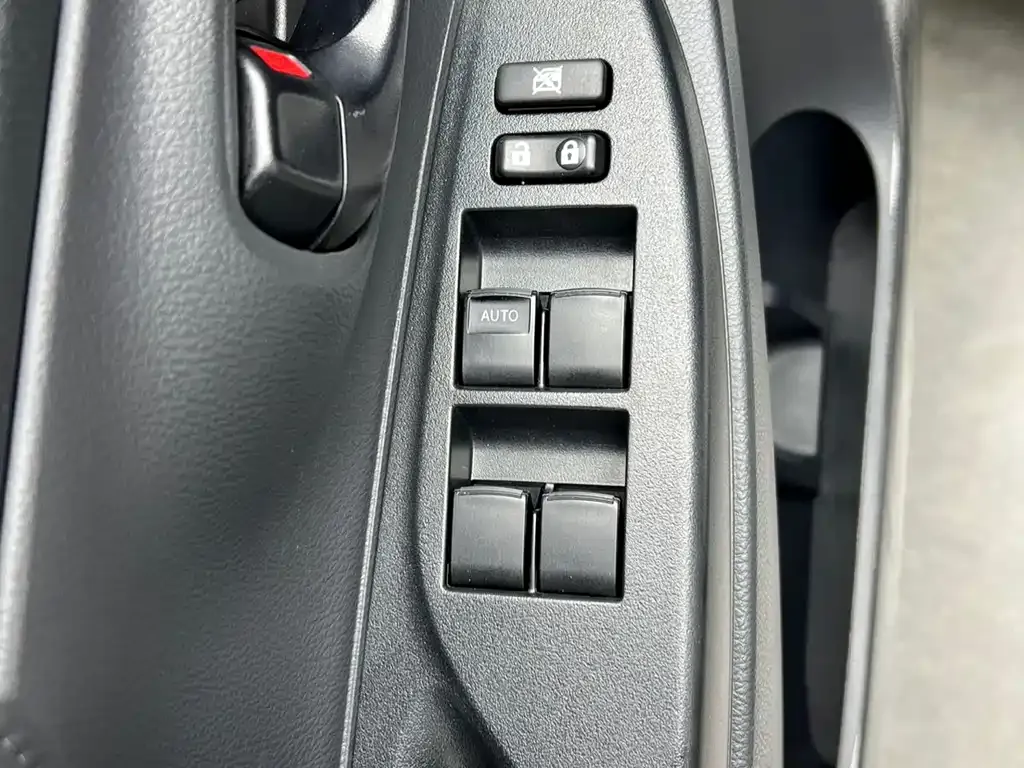 Toyota Yaris L — фото 7