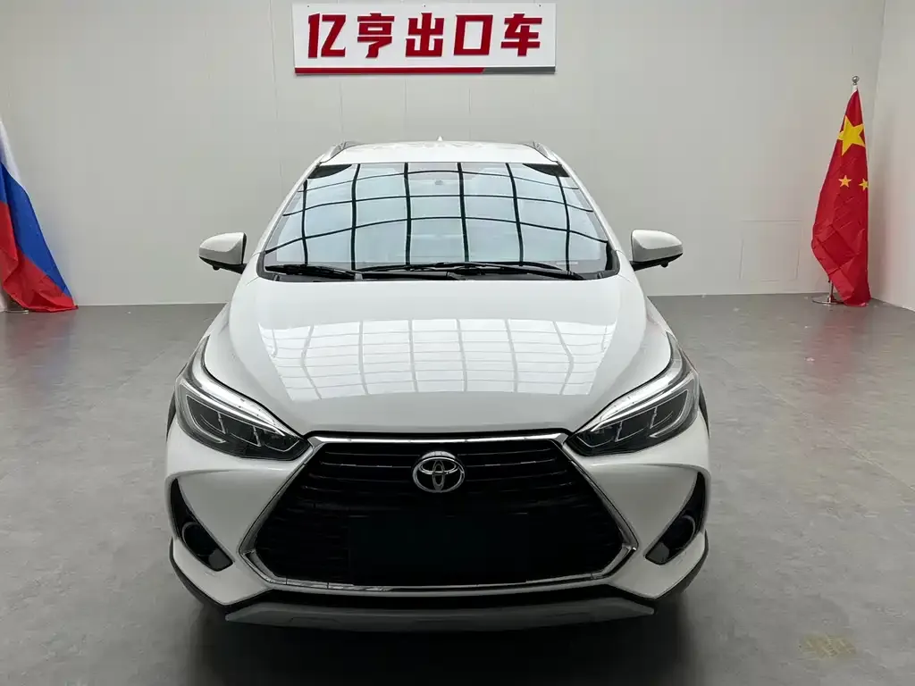 Toyota Yaris L — фото 3