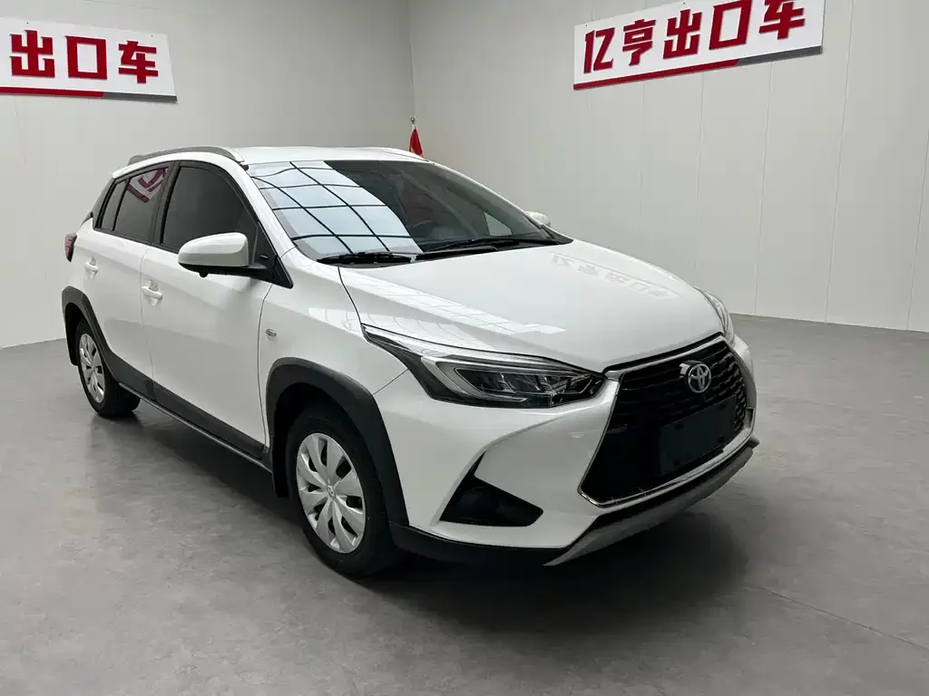Toyota Yaris L — фото 2