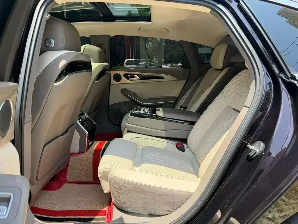 Hongqi H9 — фото 2