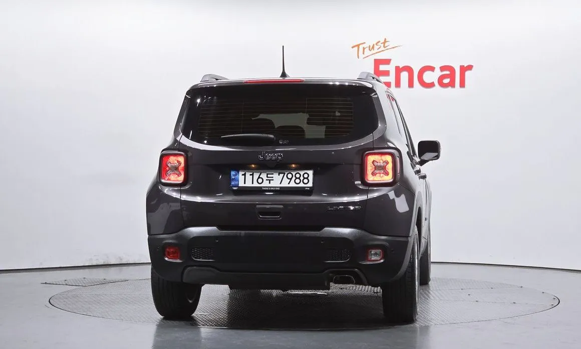 Jeep Renegade — фото 4