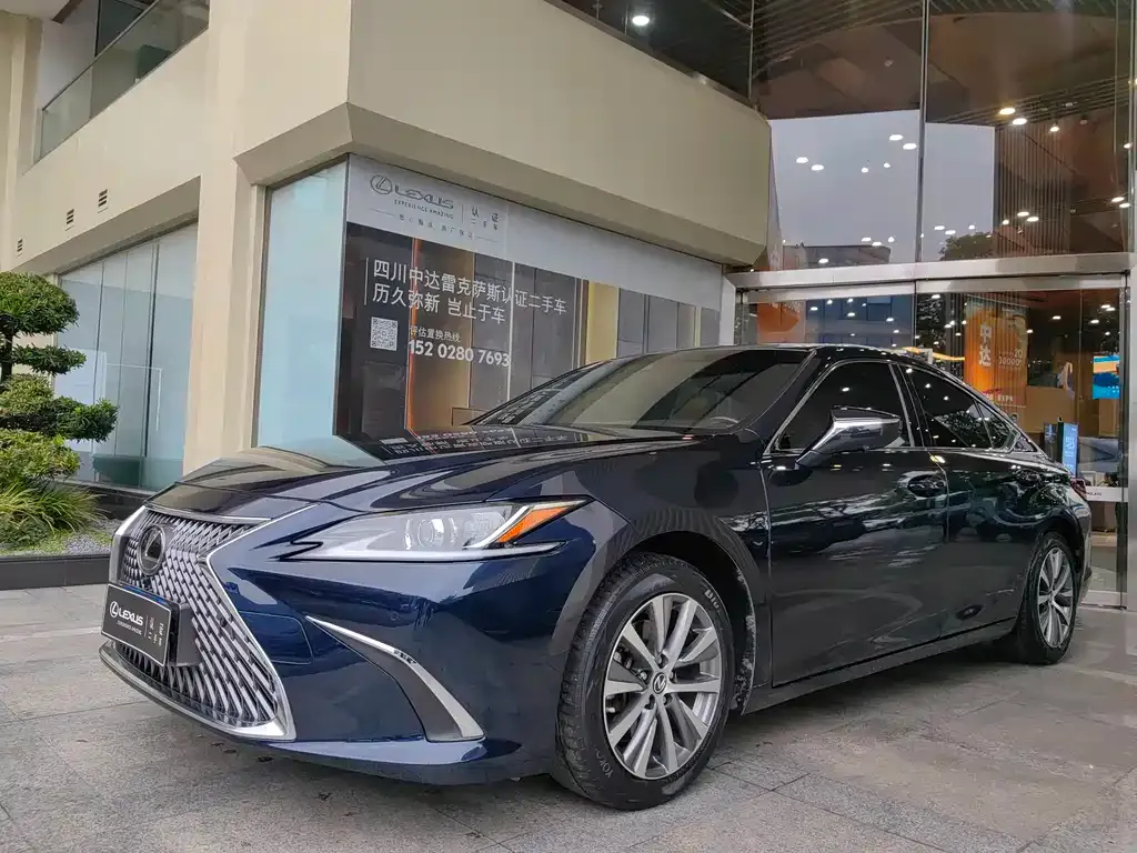 Lexus ES — фото 5