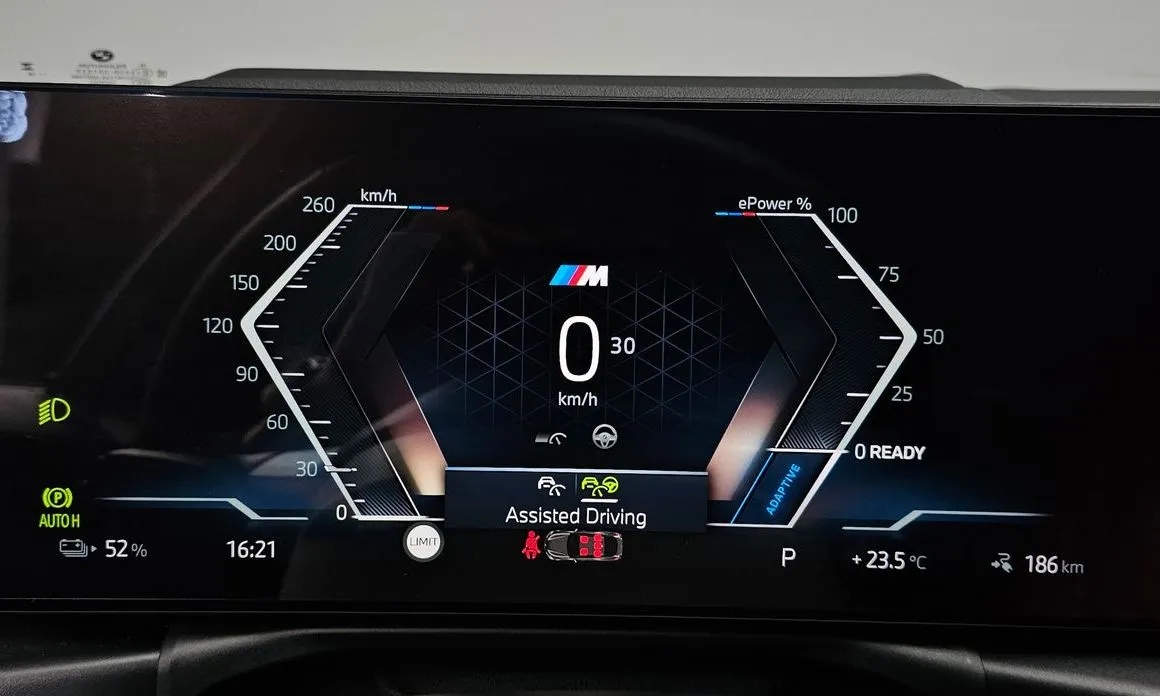 BMW i4 — фото 9