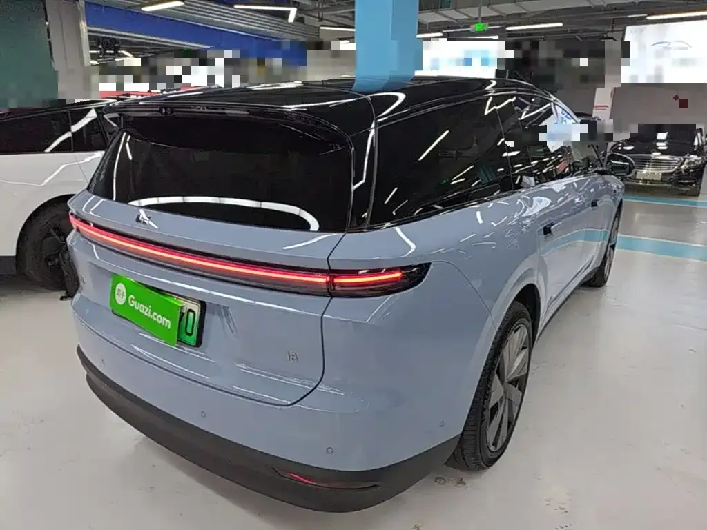 Li Auto i8 — фото 7